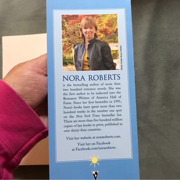 Nora Roberts Novels (Summer Cove & Shelter in Place) - Picture 5 of 11